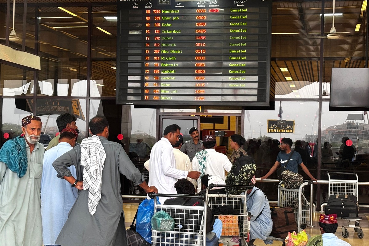 UAE and Gulf Airlines Cancel Flights to India and Pakistan